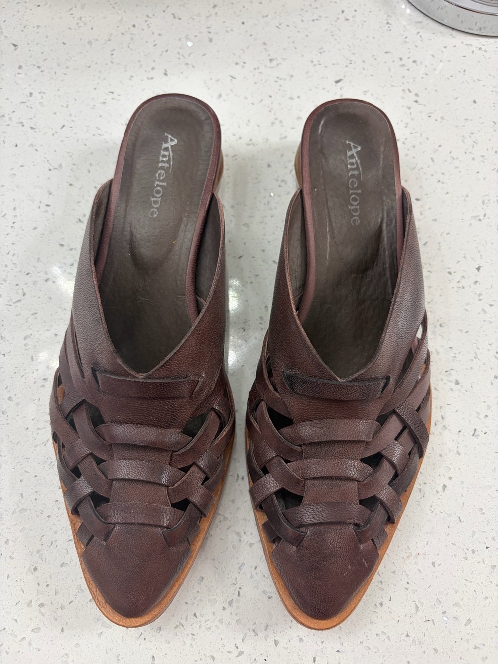 Antelope B53 Linden brown woven leather mules